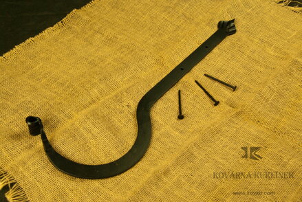 Okapový hák 200mm stočený na výšku k přibití z boku , zdobený volutou a listem