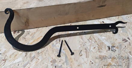 Okapový hák 130mm stočený na výšku k přibití z boku, zdobený spirálou a rozvilinou